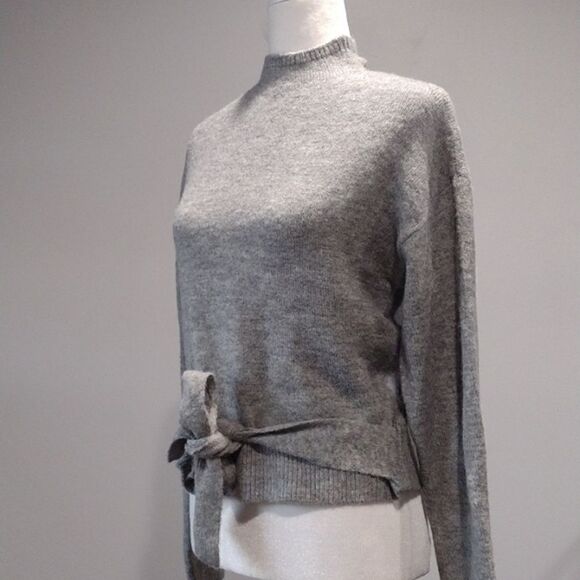 NWT WAYF Sweater  - Picture 5 of 9